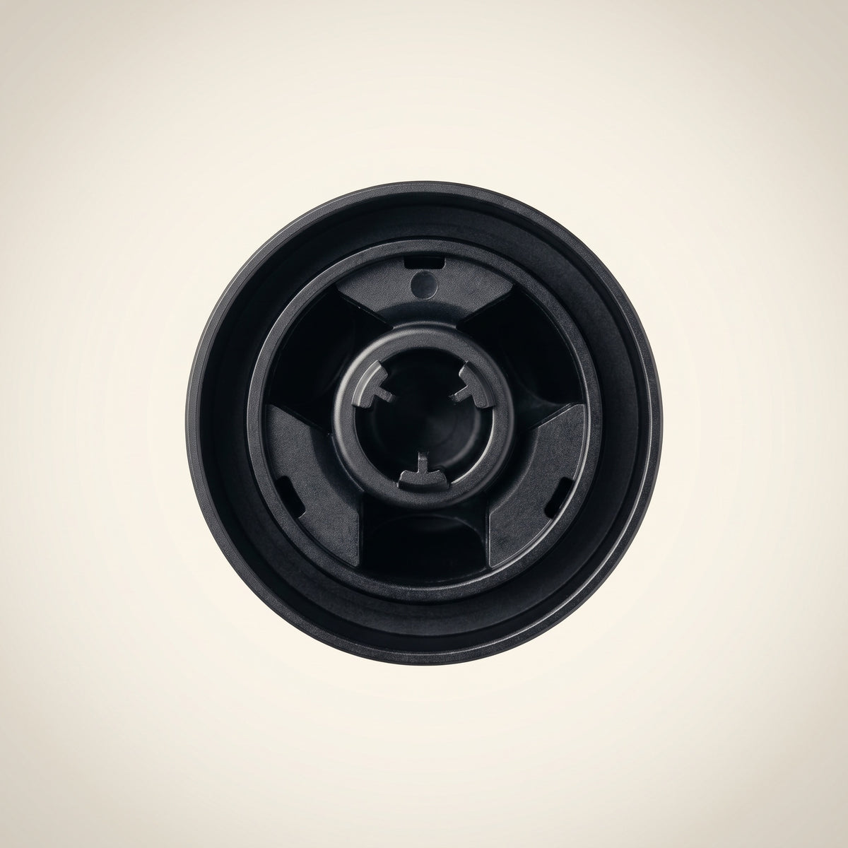Darkside D-Catcher underside with internal cross baffles and magnetic quick-release coupling, The Premium Way, image 6 of 13