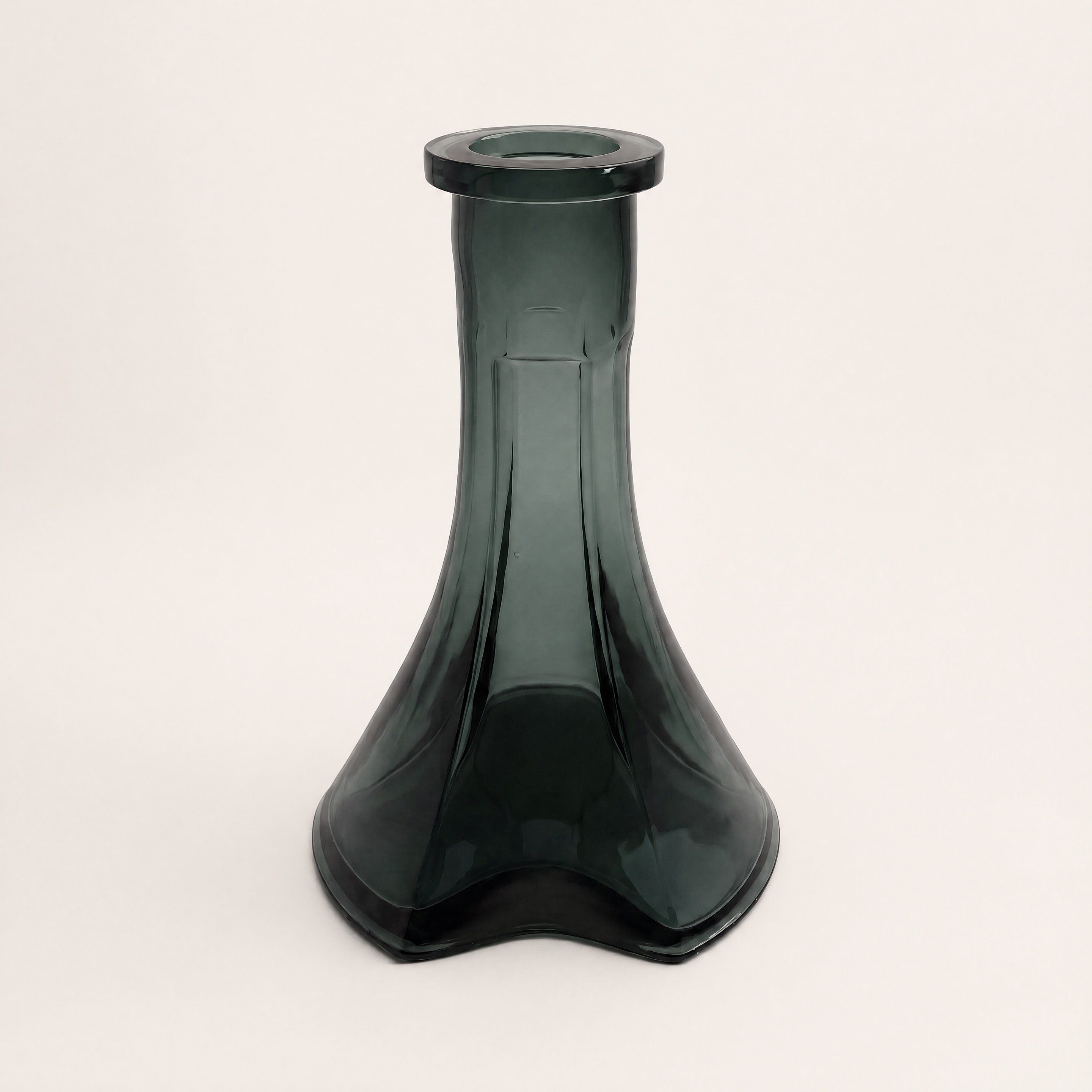 Forest Trefoil Russian shisha vase by Essentials, deep teal-green sculpted glass with three-lobed footprint, 45mm fit