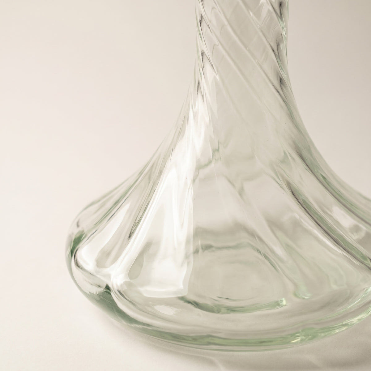 Macro detail of the Essentials Twist Clear shisha vase, soft moulded optic spiral grooves running through the clear glass body, image 4 of 5