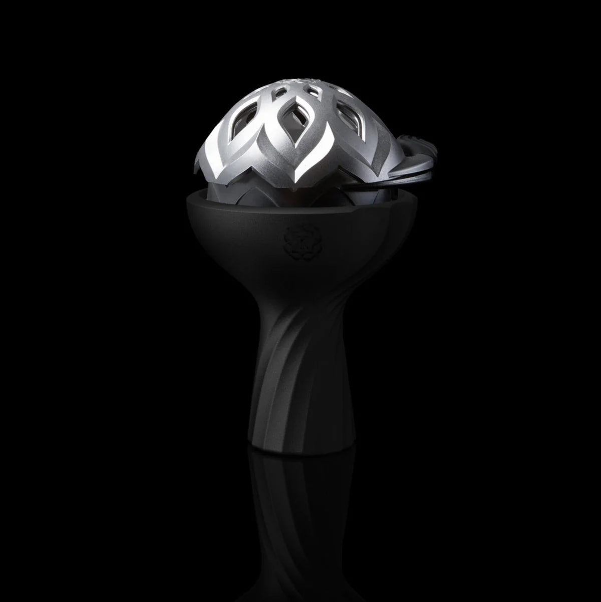 Kaloud Samsaris Vitria III glass shisha bowl paired with Kaloud Lotus III heat management device