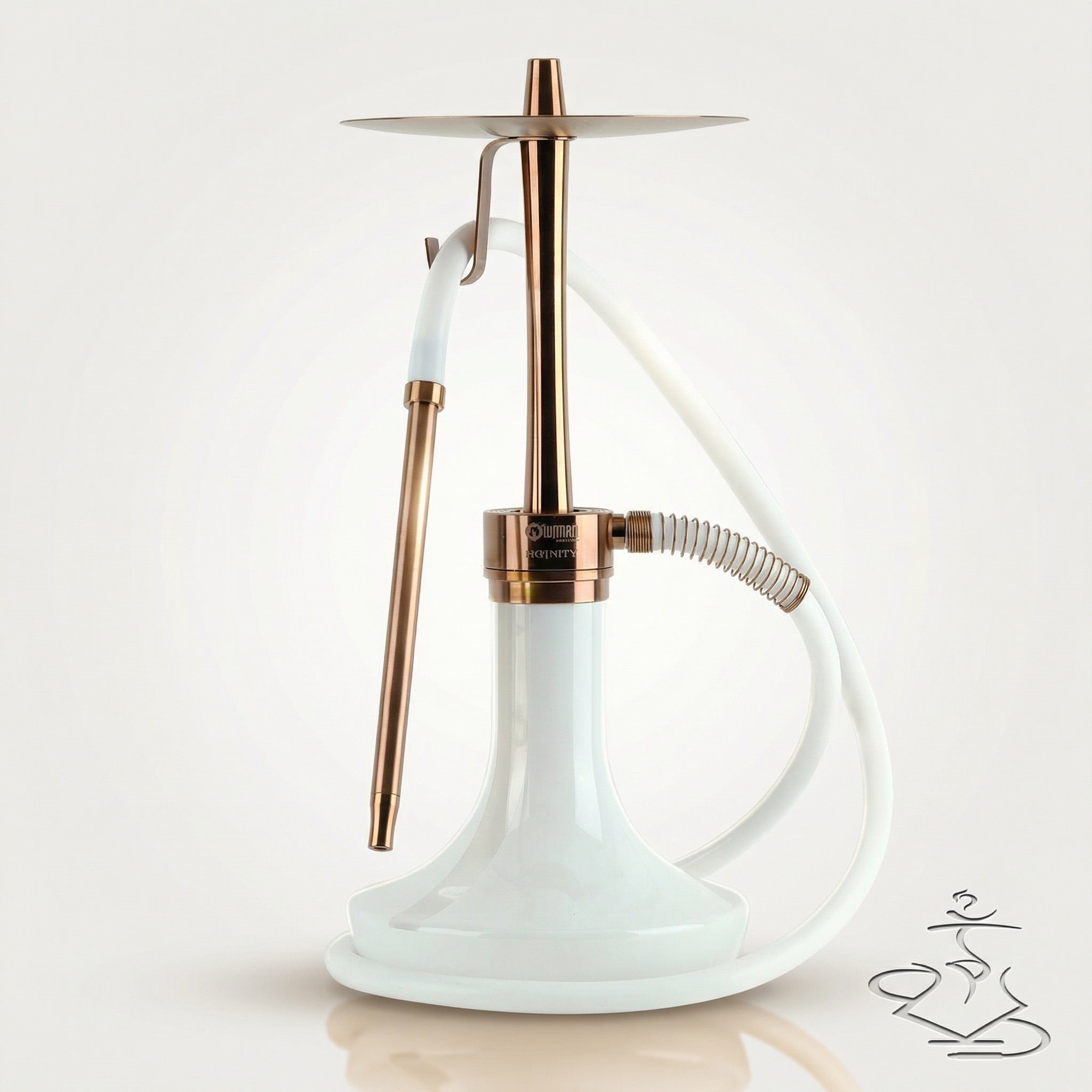 Oduman Infinity shisha pipe variant in warm bronze body with glossy white glass base, 45 cm tall with integrated coal holder and upward smoke purge.