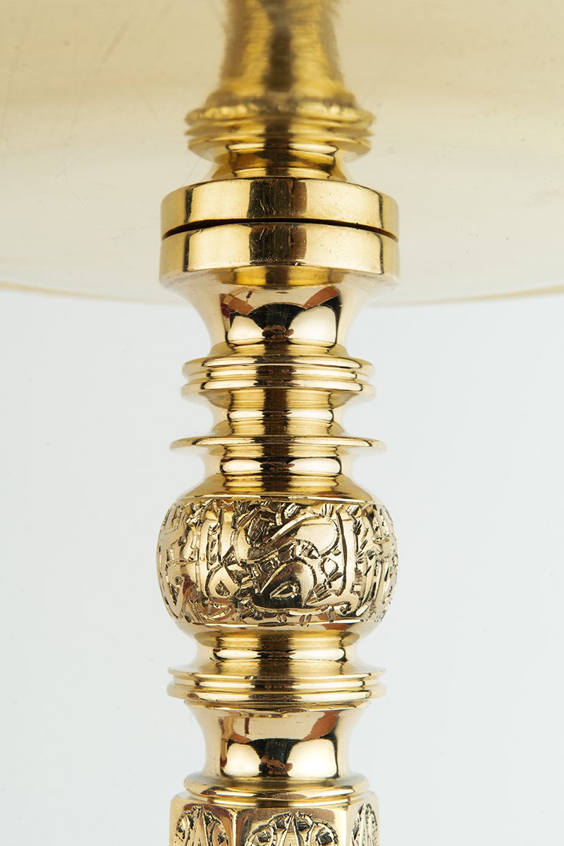 Shika Shogun CNC Brass Shisha Pipe, engraved round knop under the tray, close, image 6 of 7