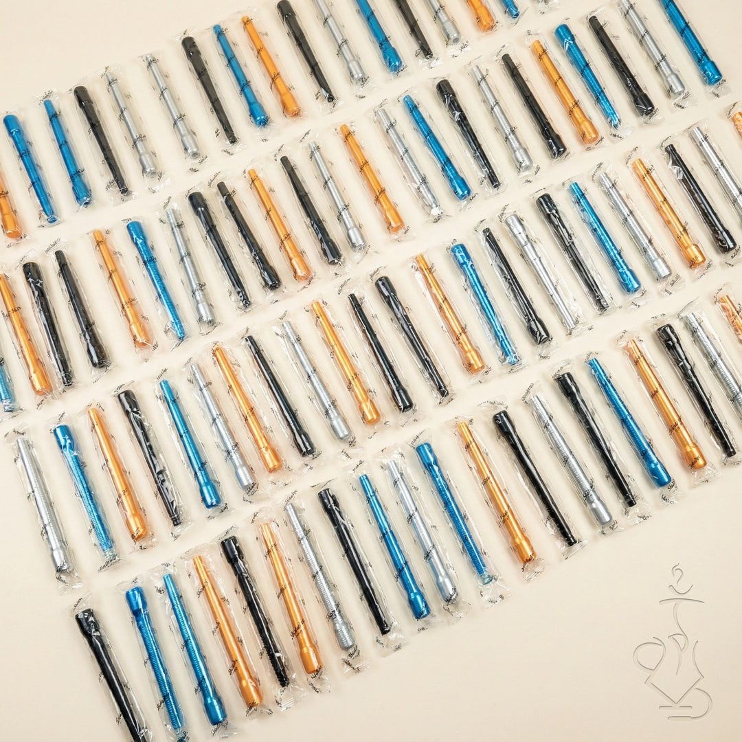 ShishaDoc Long disposable shisha mouth tips, 10 cm, 100 wrapped tips in black, blue, silver and orange laid out in rows