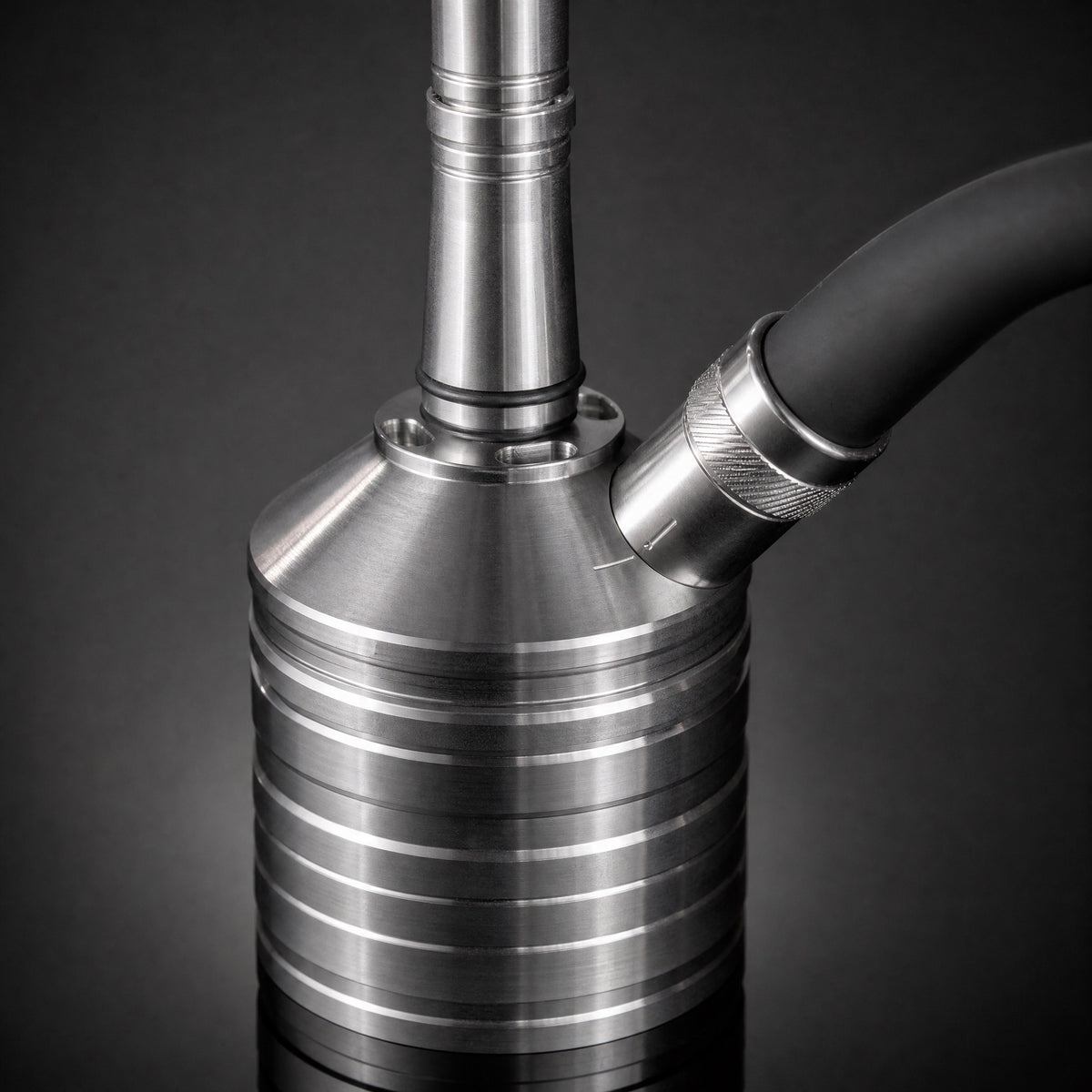 Steamulation Ultimate One Gen II White Matt with hose connected to the dual-connection SteamClick port, image 5 of 8